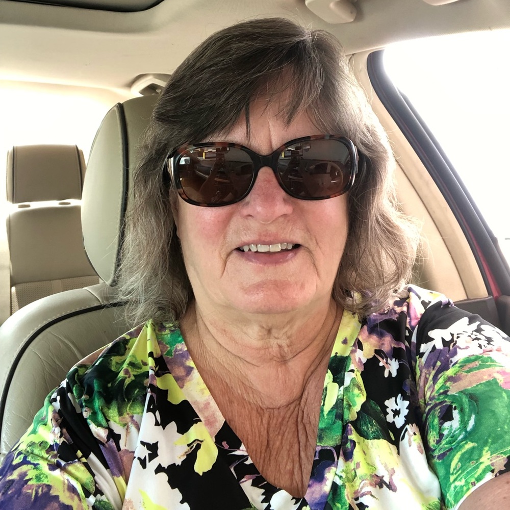 Meet your Posher, Laura